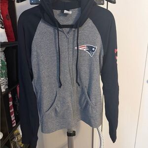 NE Patriots Women's Gray and Navy Blue Zip-Up Hoodie